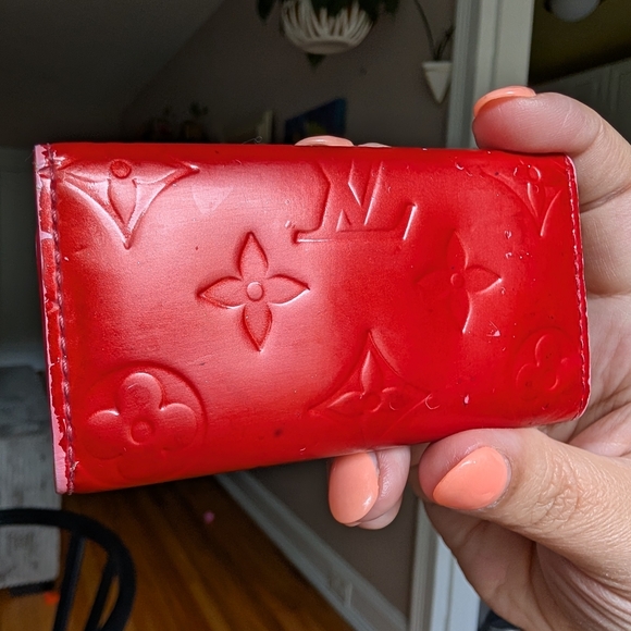 Louis Vuitton Red Vernis Key Holder - Picture 12 of 12